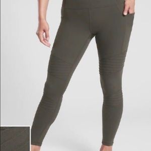 Athleta inclination moto tight in green